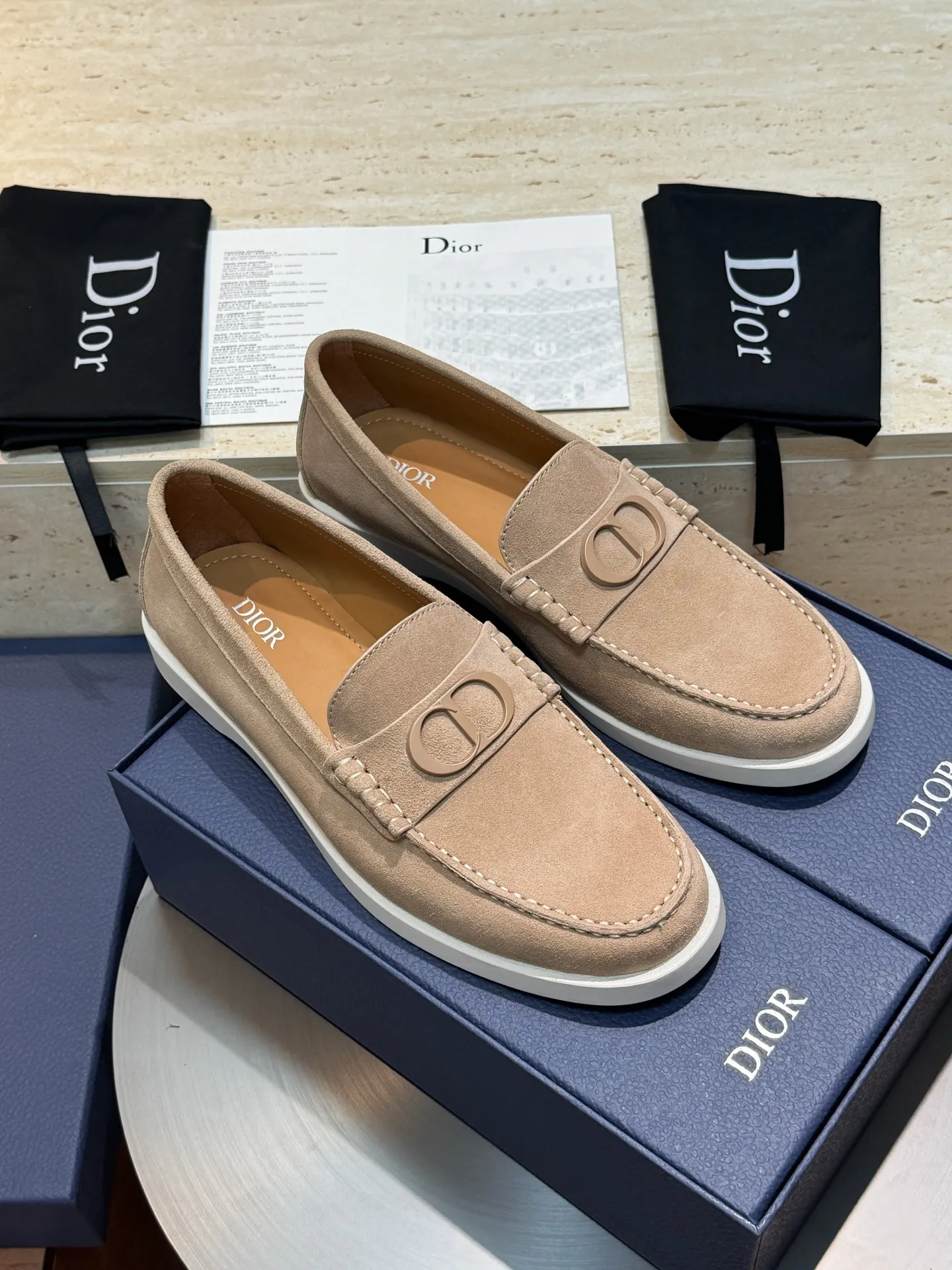 Men's Men's Shoes 💰440 [New Style] 🏃‍♂️🏃‍♂️Dio*Granville Dior - Men's Lace-up Casual Shoes - Original Reproduction Buy the original version and get a one-to-one reproduction. It is a casual dress shoe. Crafted from luxuriously soft navy suede, it features an Oblique printed panel on the upper. The lightweight white rubber sole adds sophistication, with an Oblique pattern engraved on the outsole and branding on the back. Adds elegance to any casual look. Imported cowhide suede + imported cowhide lining + original outsole Size: 39-44 (45 46 customized)